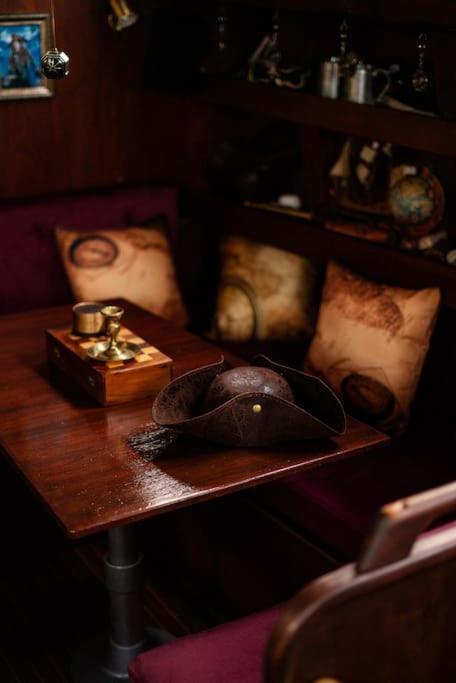 The Captains Locker - 30Ft Yacht San Miguel de Abona Extérieur photo