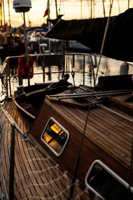 The Captains Locker - 30Ft Yacht San Miguel de Abona Extérieur photo