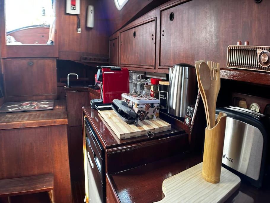 The Captains Locker - 30Ft Yacht San Miguel de Abona Extérieur photo